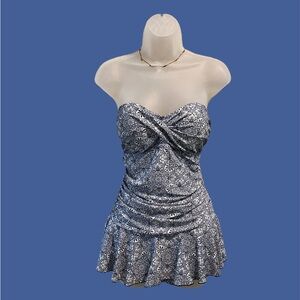 EUC Shore Shapes size 12 flattering strapless bathing suit navy blue and white